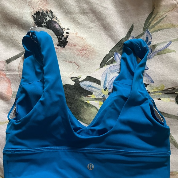 Size 8 Lululemon Sports Bra - Picture 2 of 4